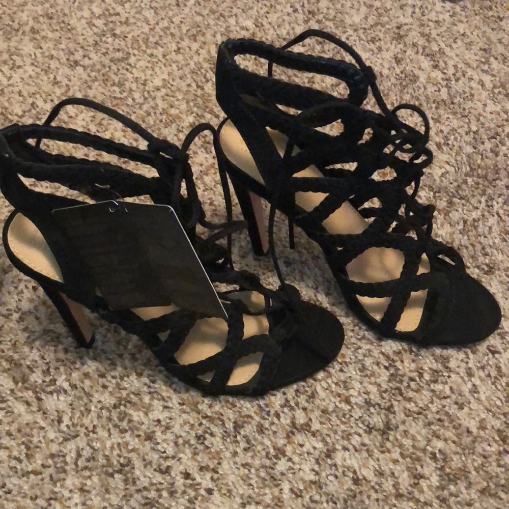 NWT forever 21 strappy heeled sandal size 7